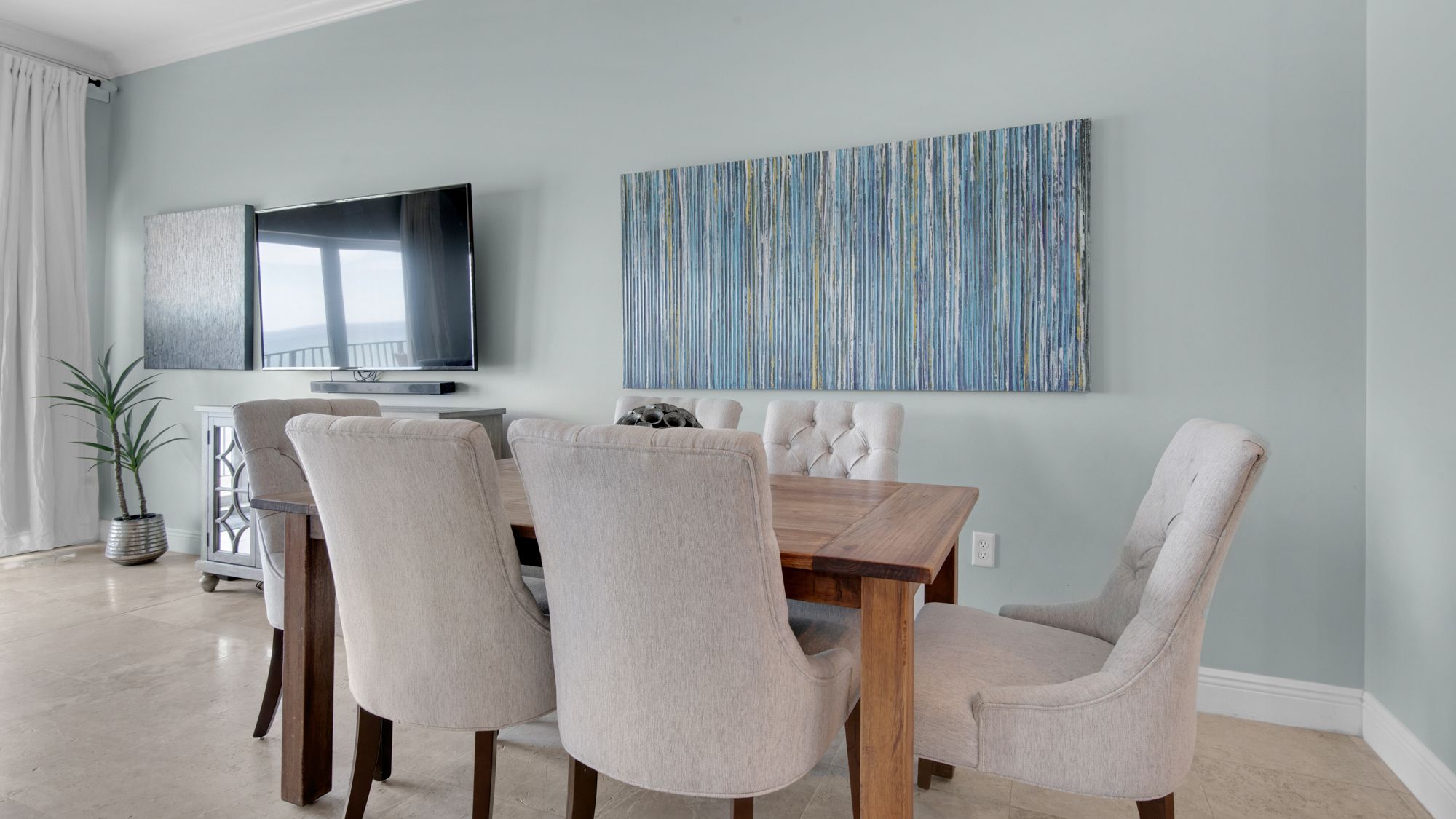 Legacy 403 Dining Area