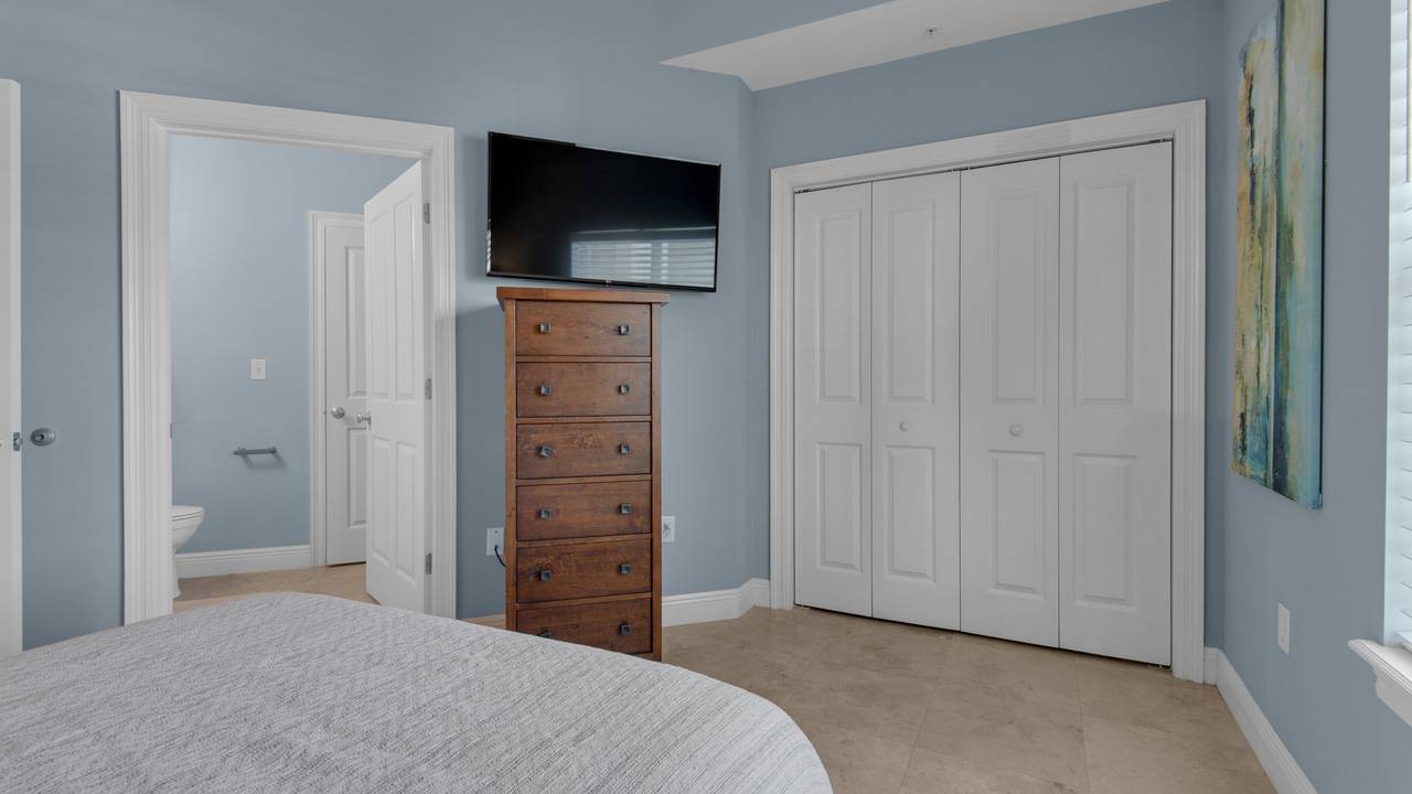 Legacy 403 Queen Bedroom Legacy 403 Queen Bedroom