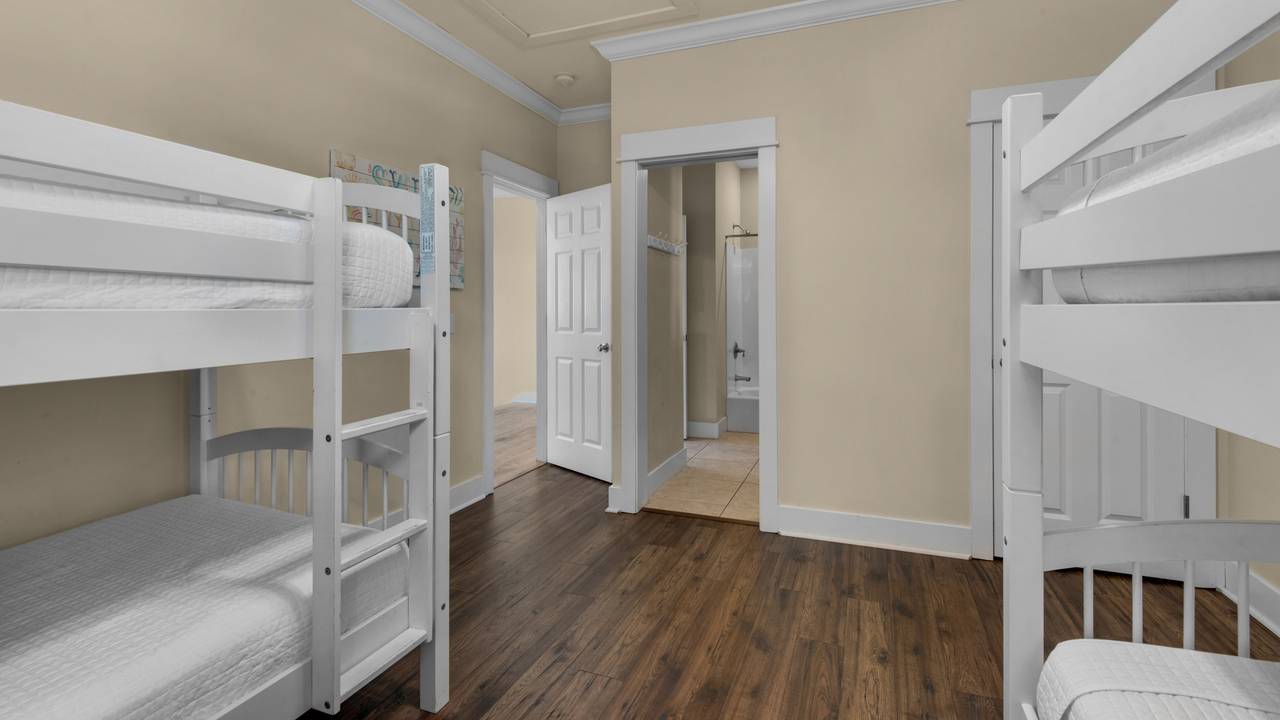 Mermaids Rest Bunk Room Mermaids Rest Bunk Room