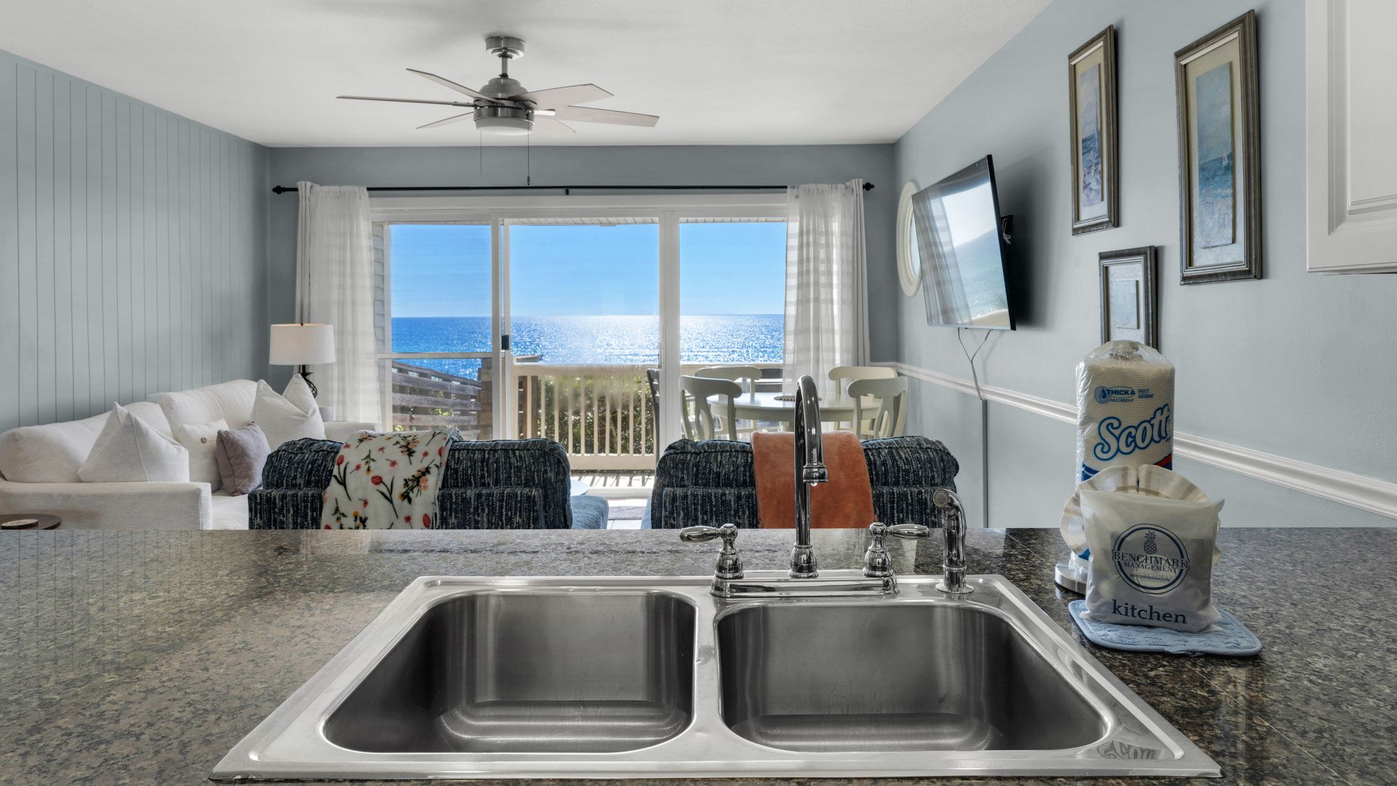 Mistral 6 Kitchen Area