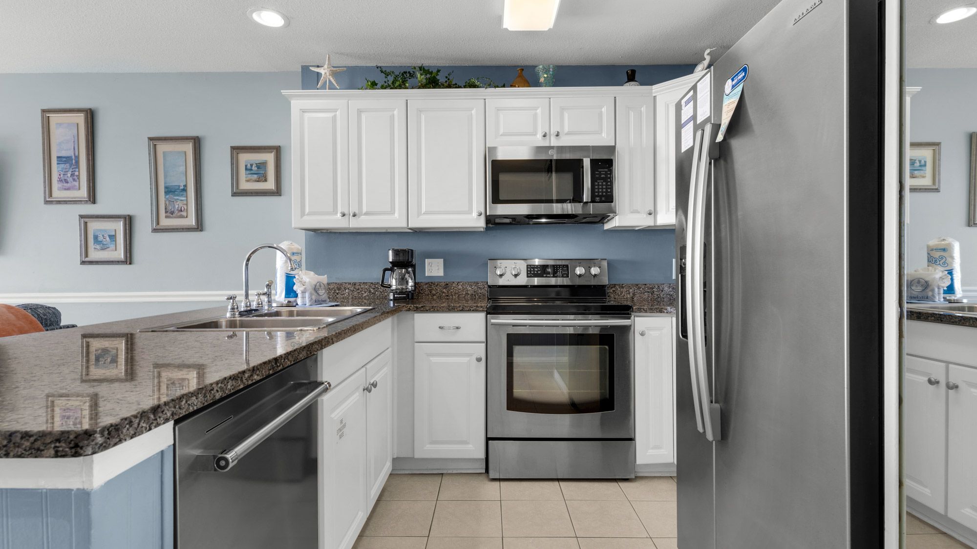 Mistral 6 Kitchen Area