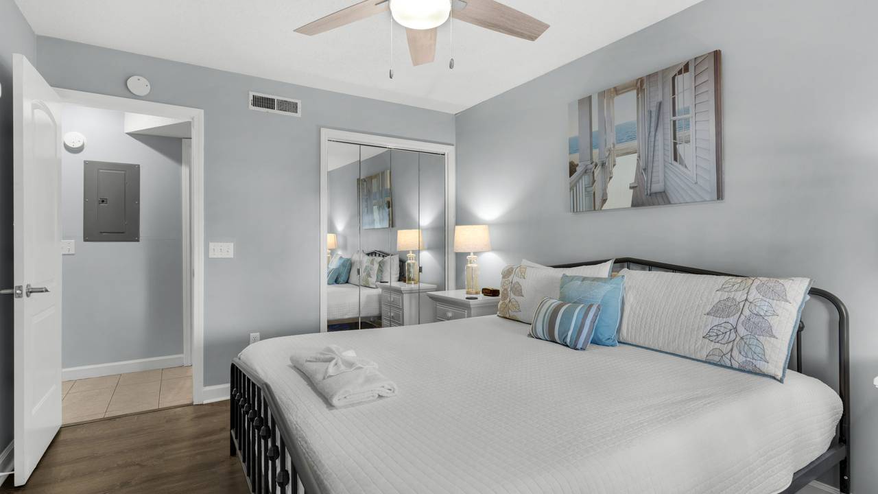 Mistral 6 Bedroom Mistral 6 Bedroom