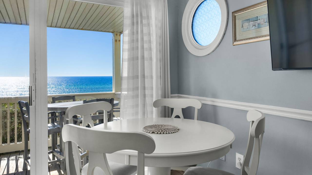 Mistral 6 Dining Area with gulf views Mistral 6 Dining Area with gulf views