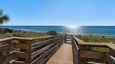 Mistral 6 Boardwalk to the beach Mistral 6 Boardwalk to the beach