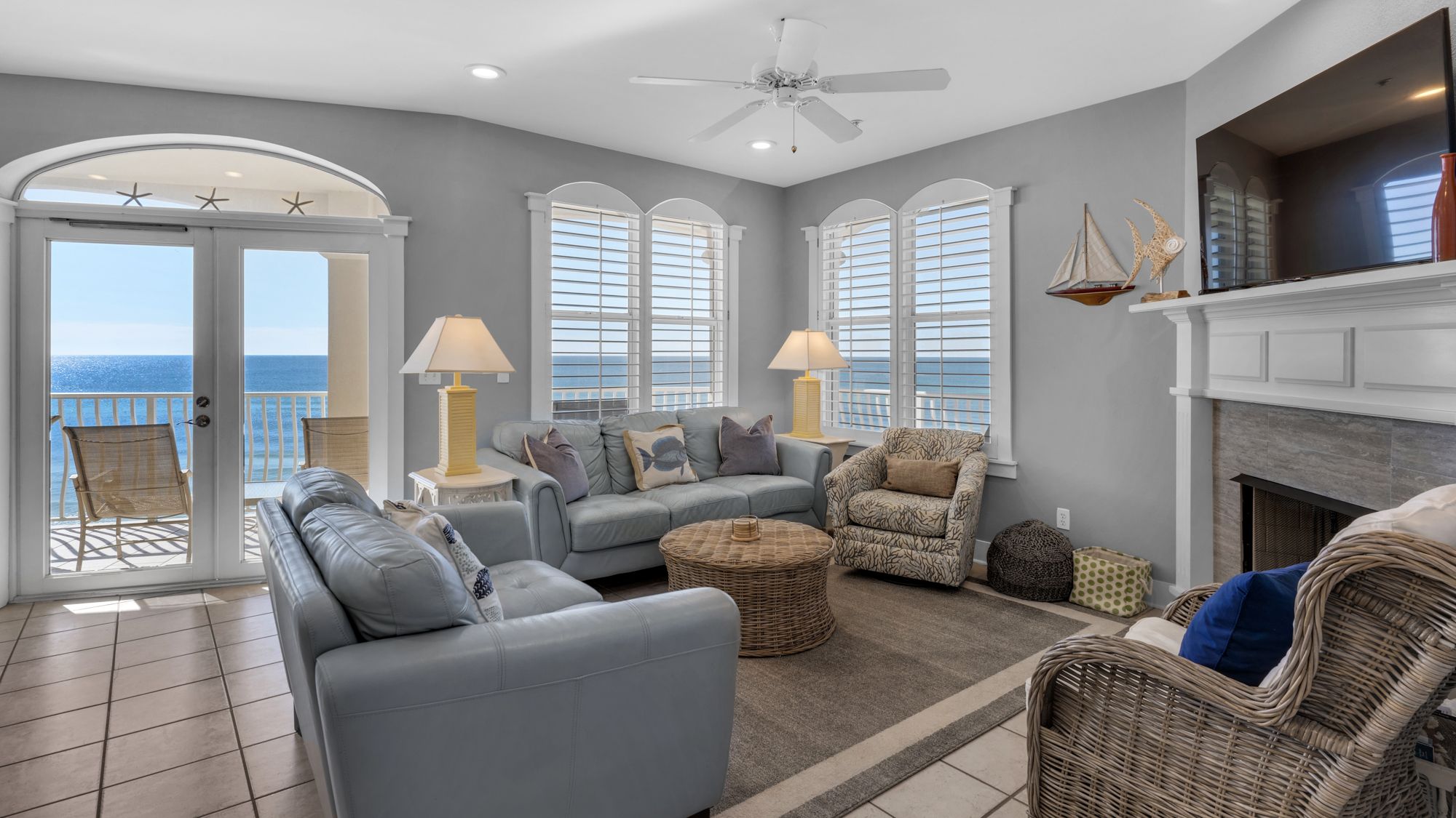 Monterey A302 Living Area