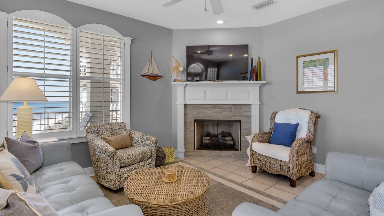 Monterey A302 Living Area Monterey A302 Living Area