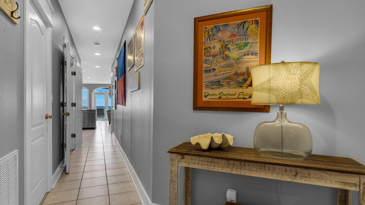 Monterey A302 Entryway Monterey A302 Entryway