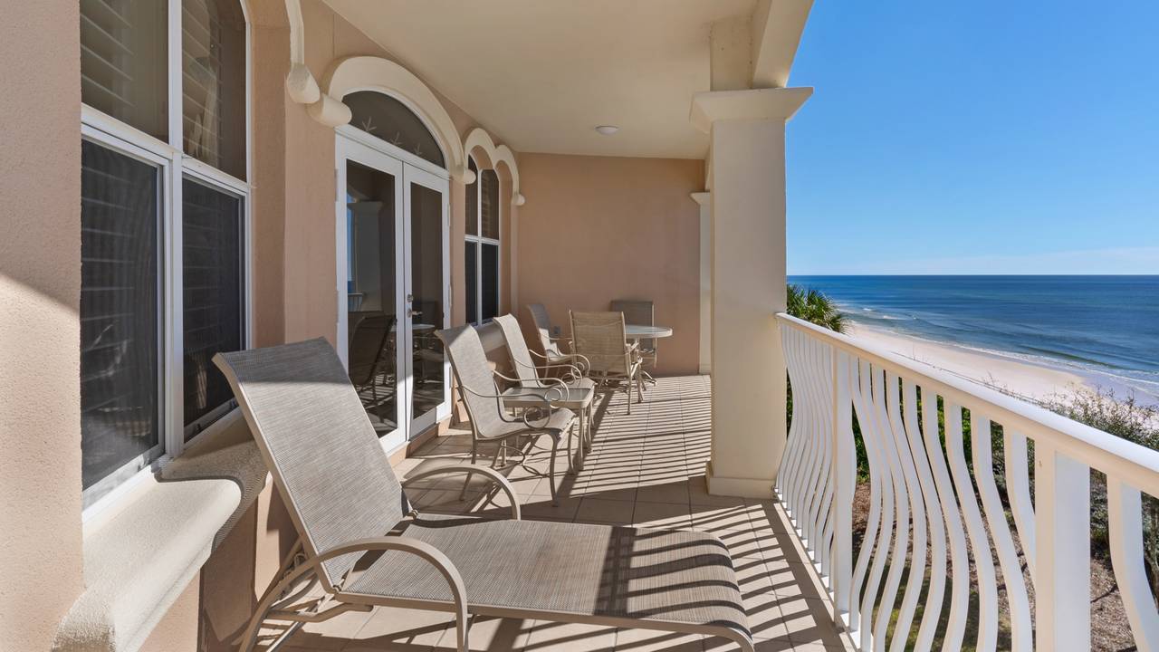 Monterey A302 Balcony Monterey A302 Balcony