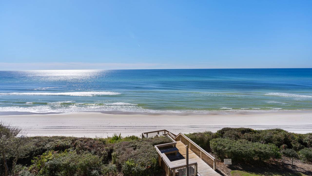 Monterey A302 Balcony View Monterey A302 Balcony View