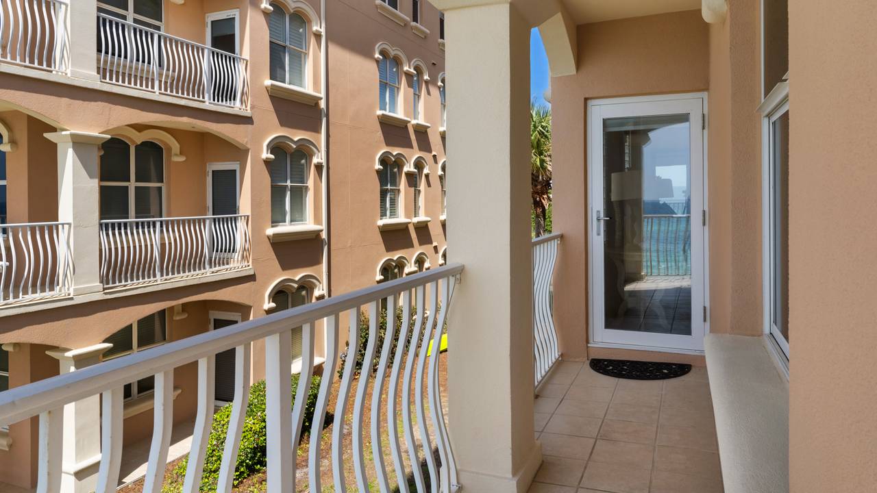 MTRB202 Hallway MTRB202 Hallway