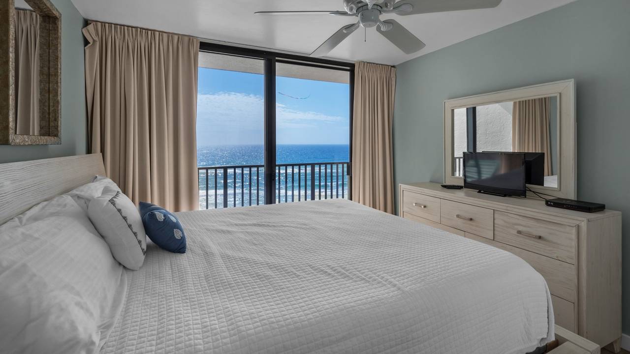 One Seagrove Place 607 King Bedroom One Seagrove Place 607 King Bedroom