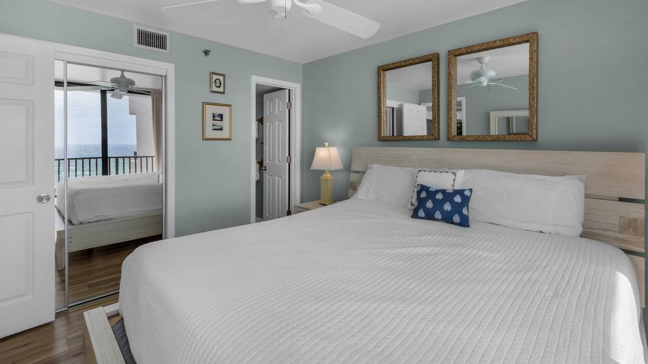One Seagrove Place 607 King Bedroom One Seagrove Place 607 King Bedroom