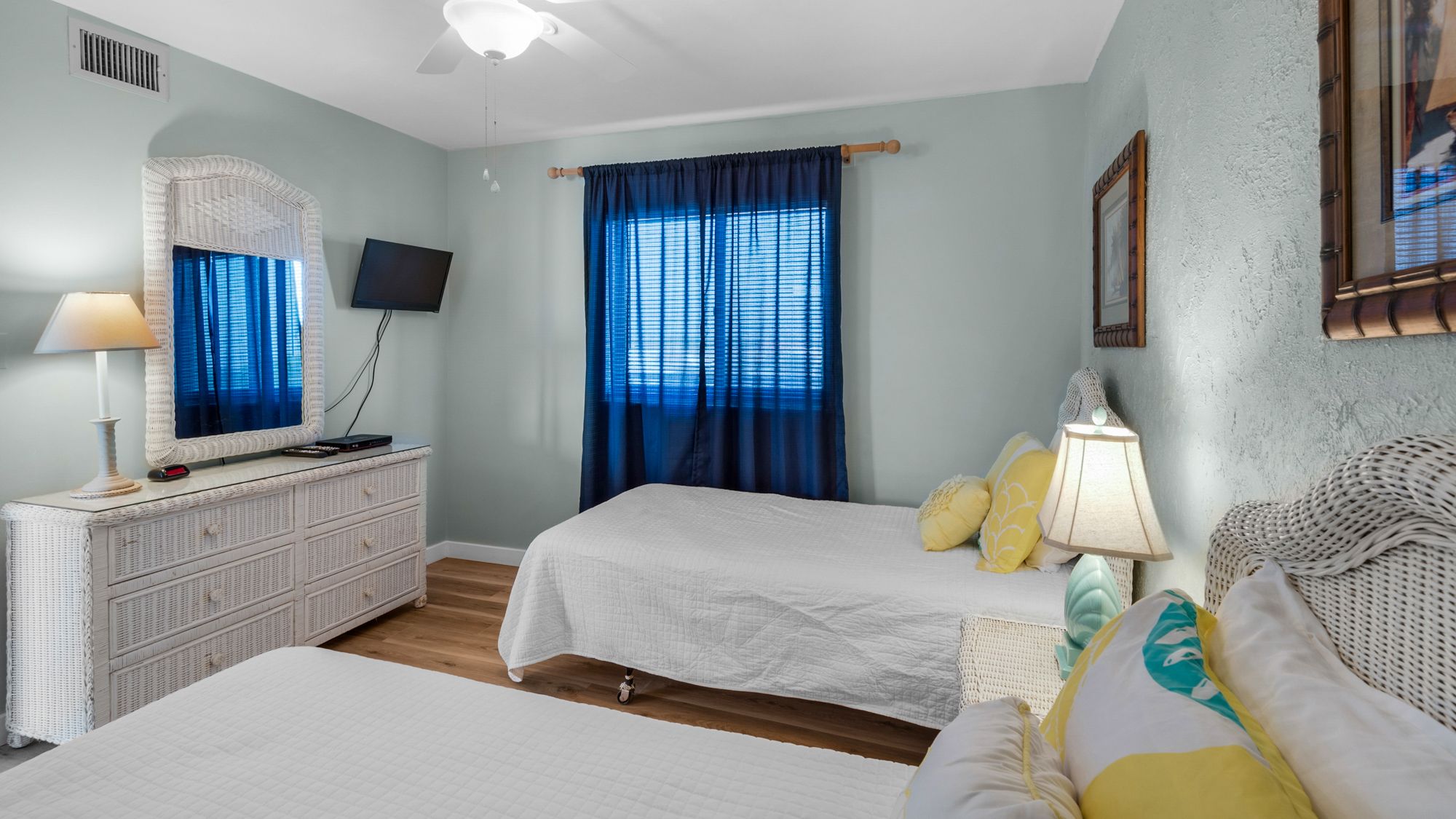 One Seagrove Place 607 2 Twin Bedroom