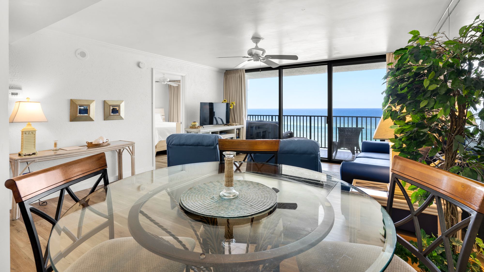One Seagrove Place 607 Dining Area