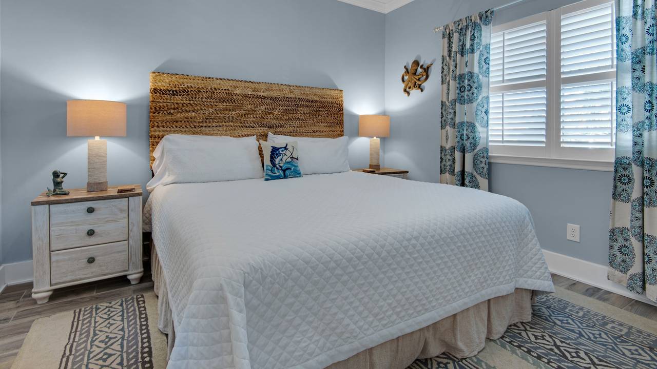 Palms A12 King Master Bedroom Palms A12 King Master Bedroom