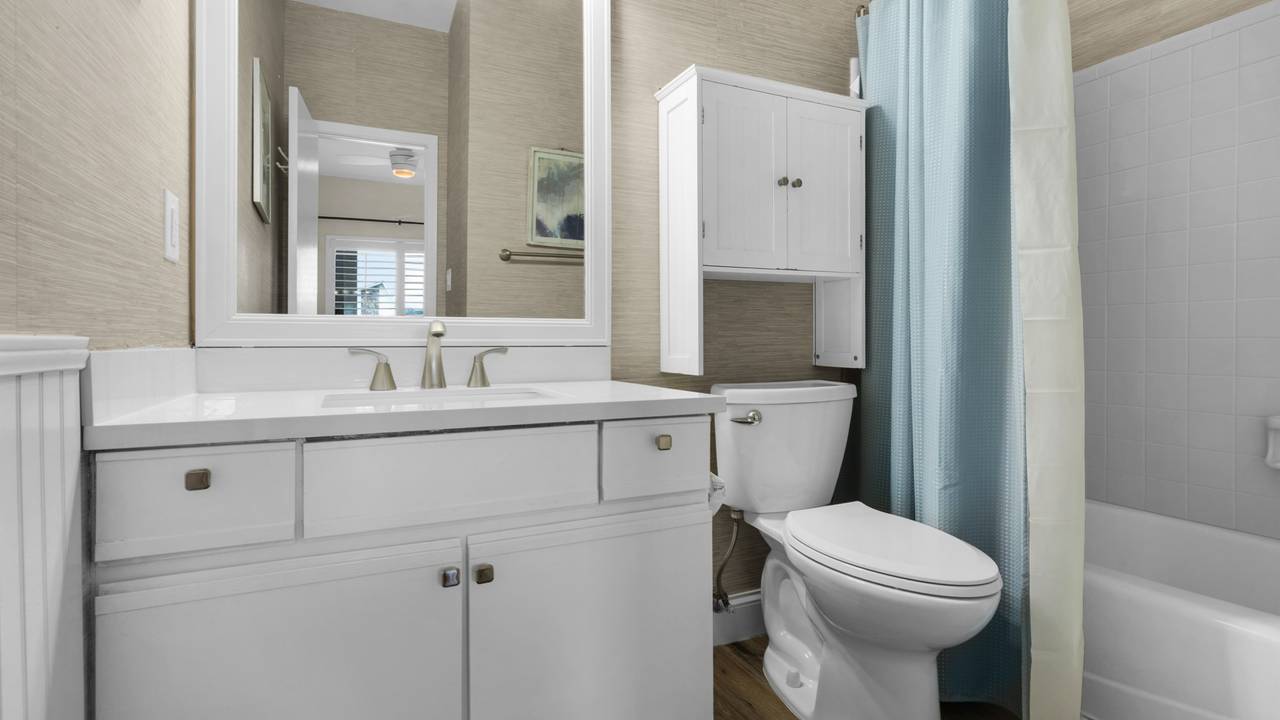 Palms B4 Private Bathroom Palms B4 Private Bathroom