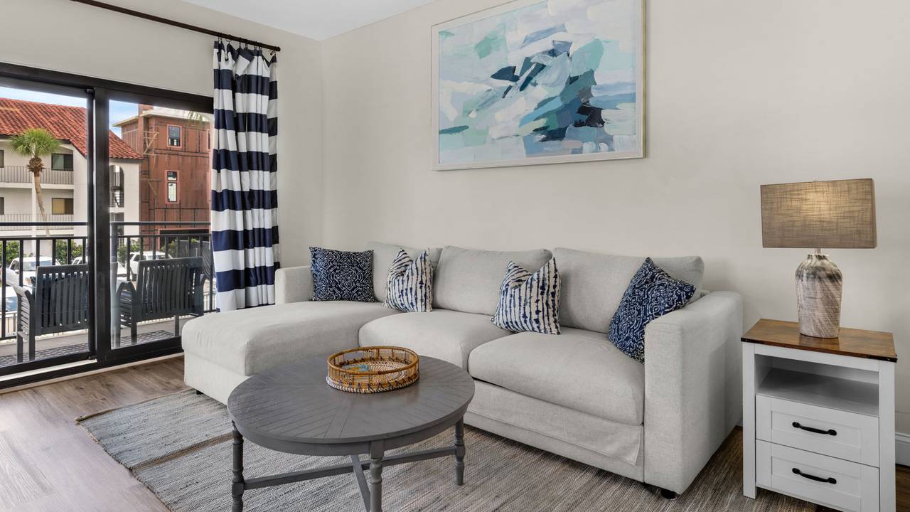 Palms B4 Living area Palms B4 Living area