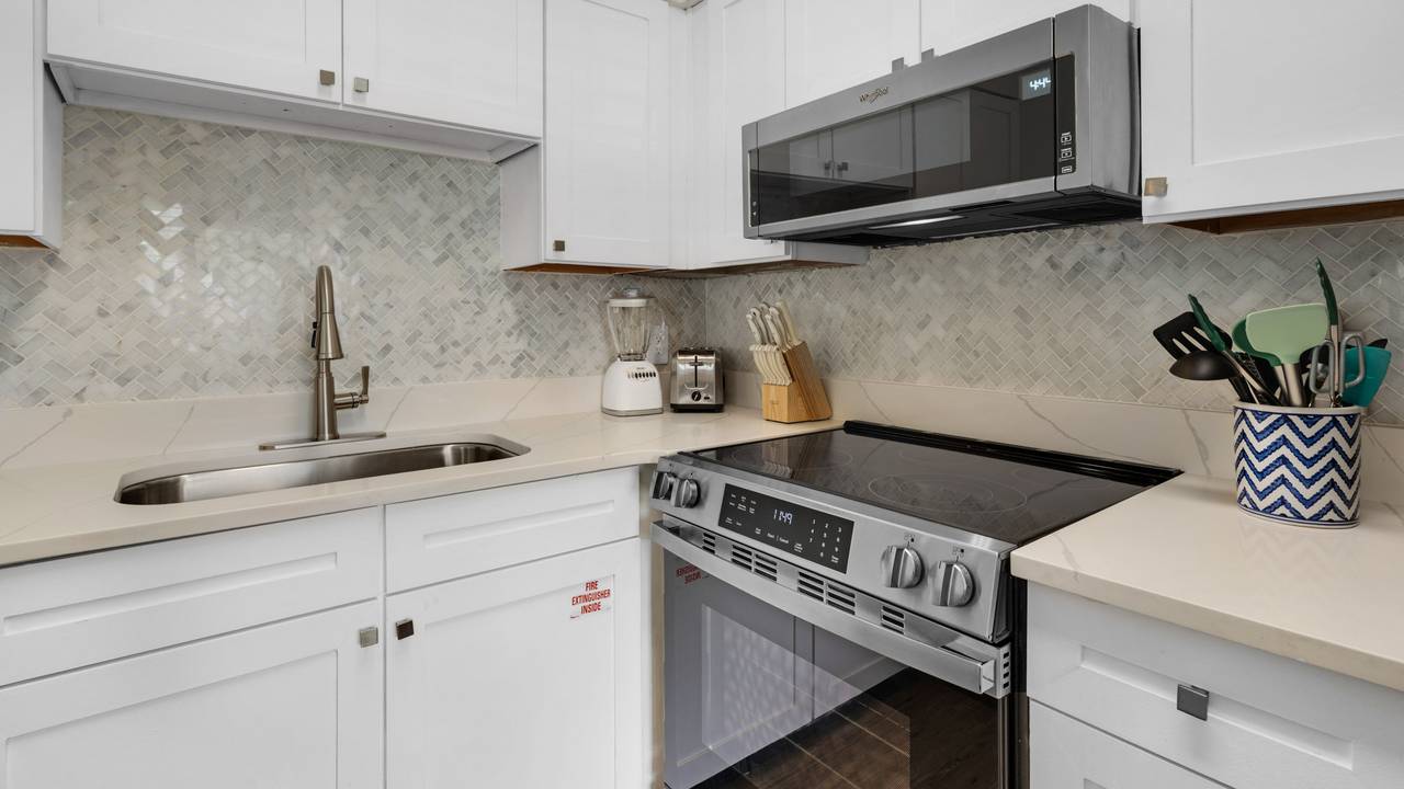 Palms B4 Kitchen Area Palms B4 Kitchen Area