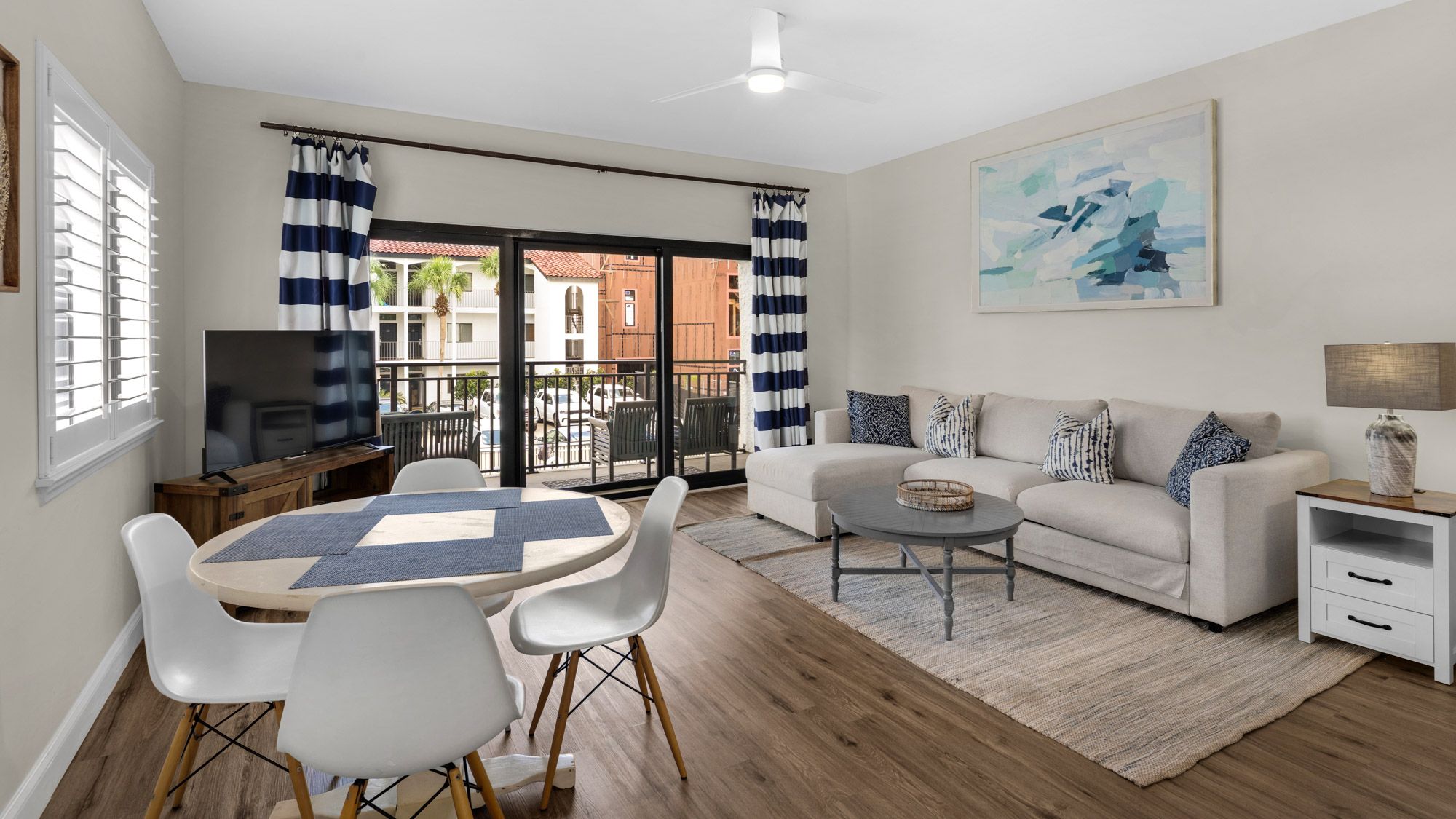 Palms B4 Living area