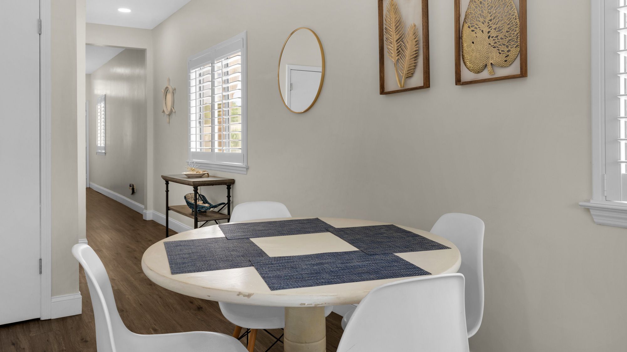 Palms B4 Dining area