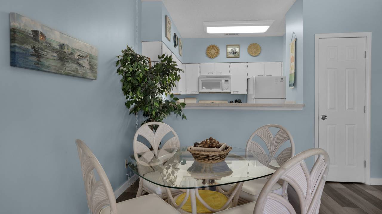 Palms B5 Main Area Palms B5 Main Area