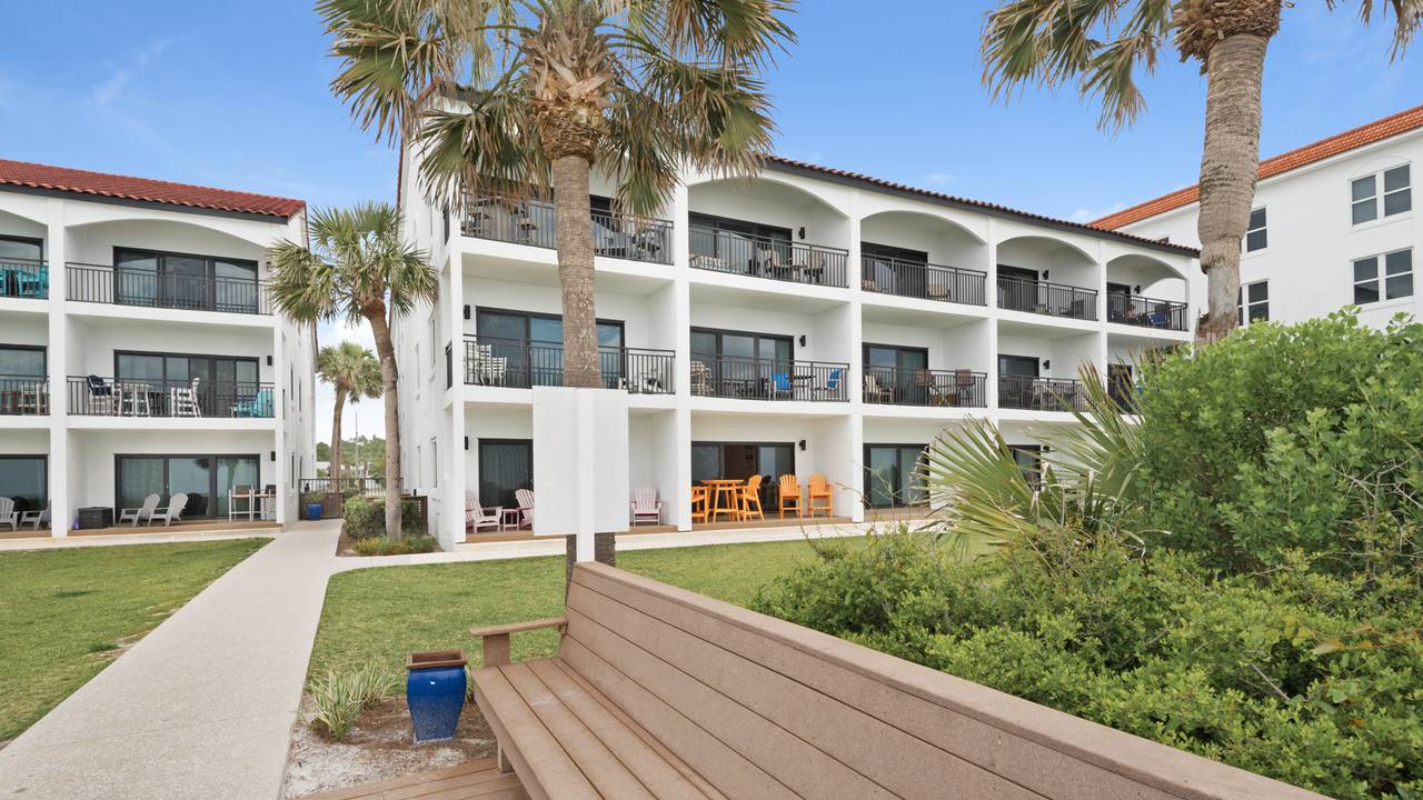 Palms at Seagrove Grounds and Amenities Palms at Seagrove Grounds and Amenities