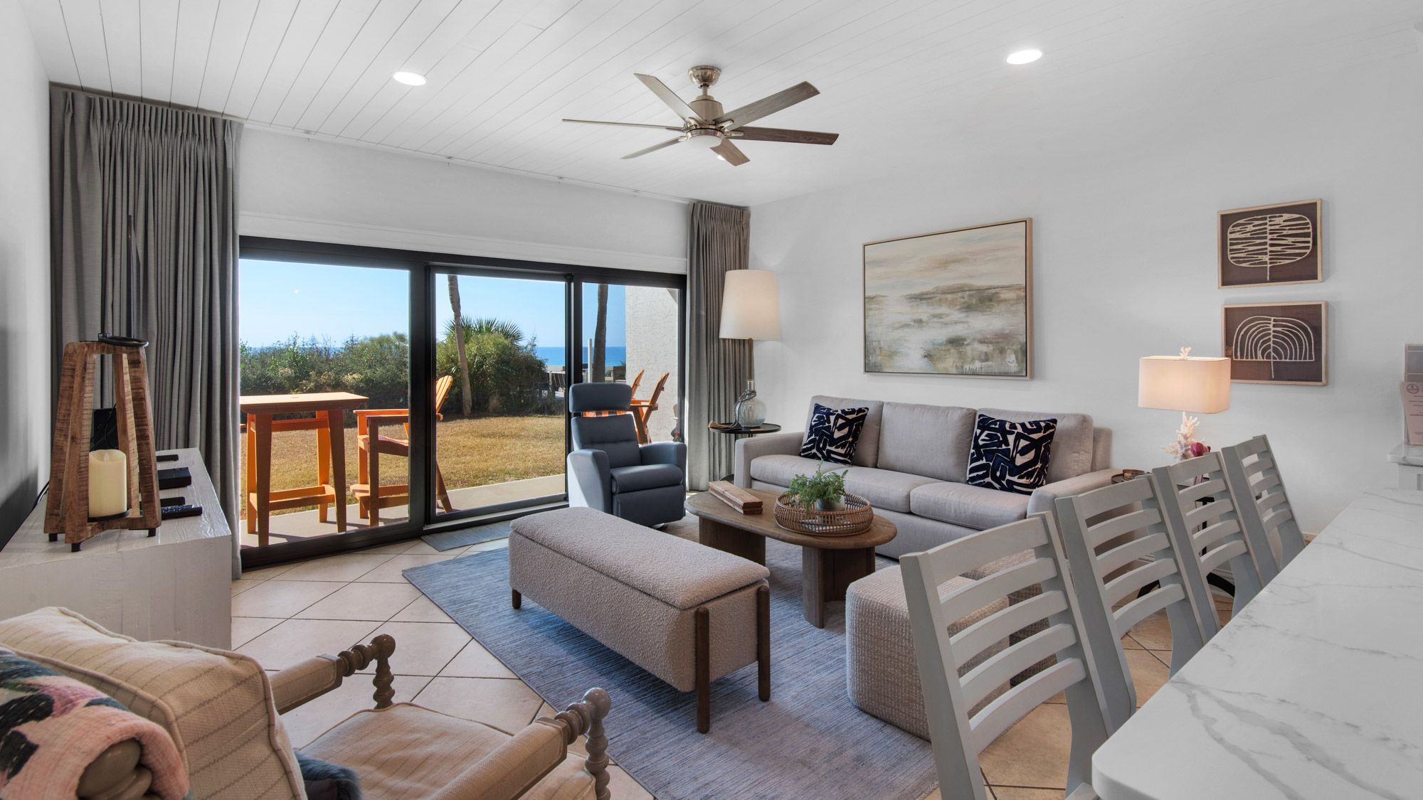 Palms C4 Living area, Large TV & Patio gulf veiw