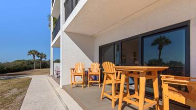 Palms C4 Patio area Palms C4 Patio area