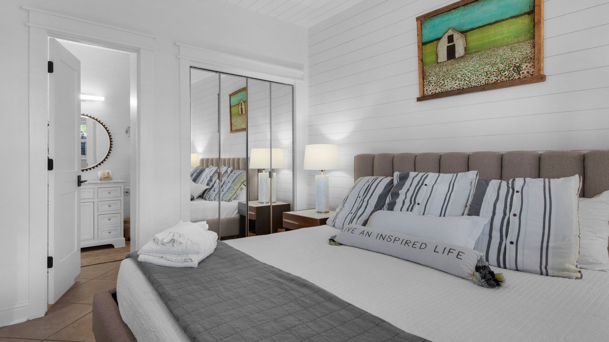 Palms C4 Bedroom with TV and ensuite bathroom