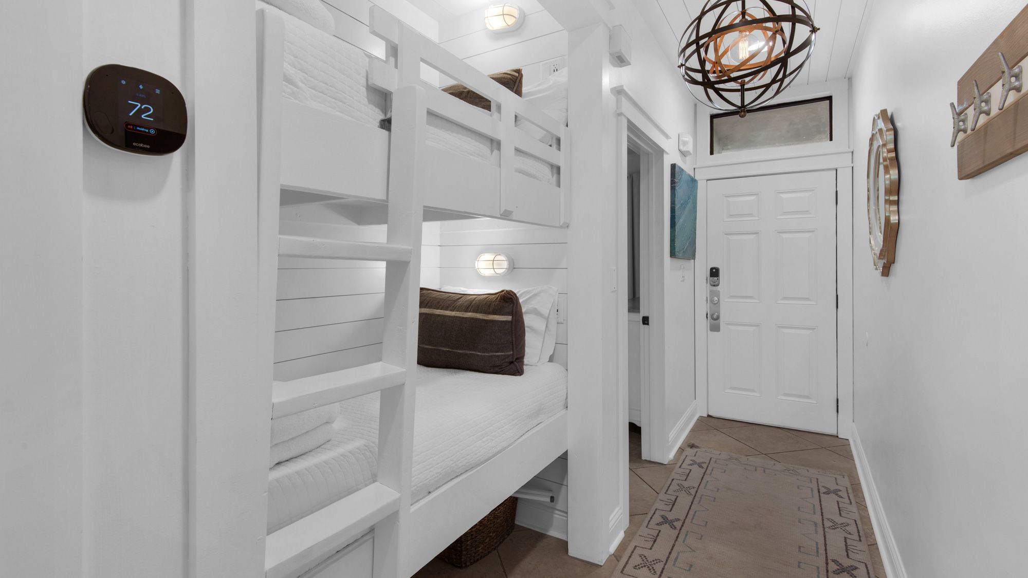 Palms C4 Hallway bunks