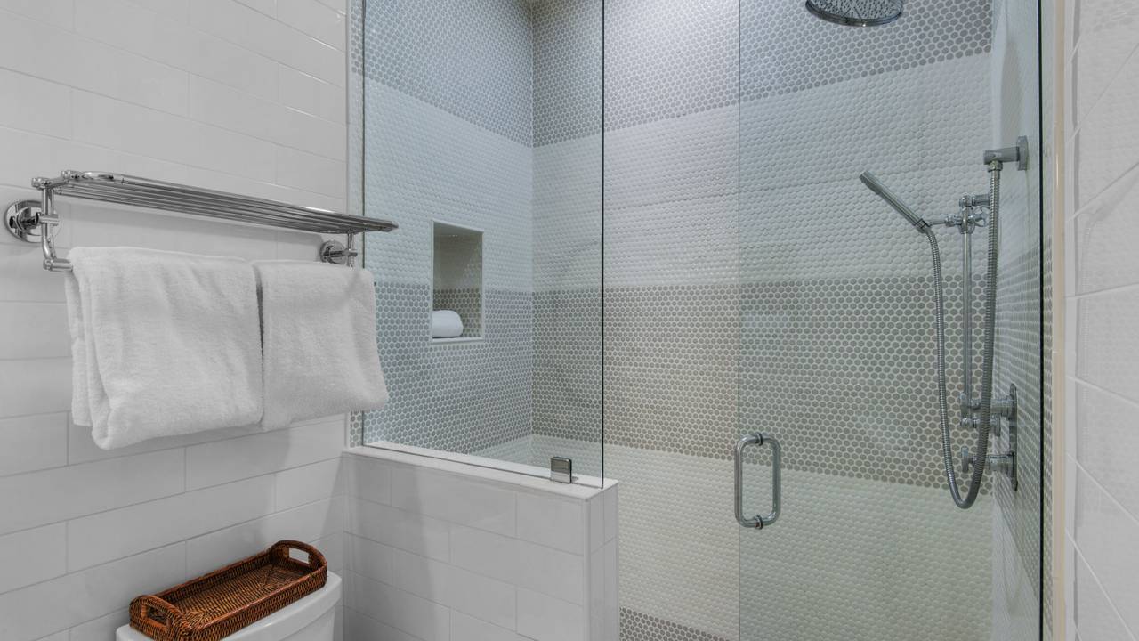 Palms C4 En-suite bathroom Palms C4 En-suite bathroom