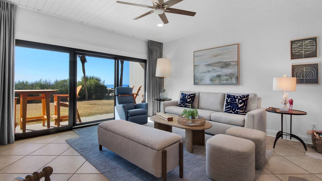 Palms C4 Living area & Patio Palms C4 Living area & Patio