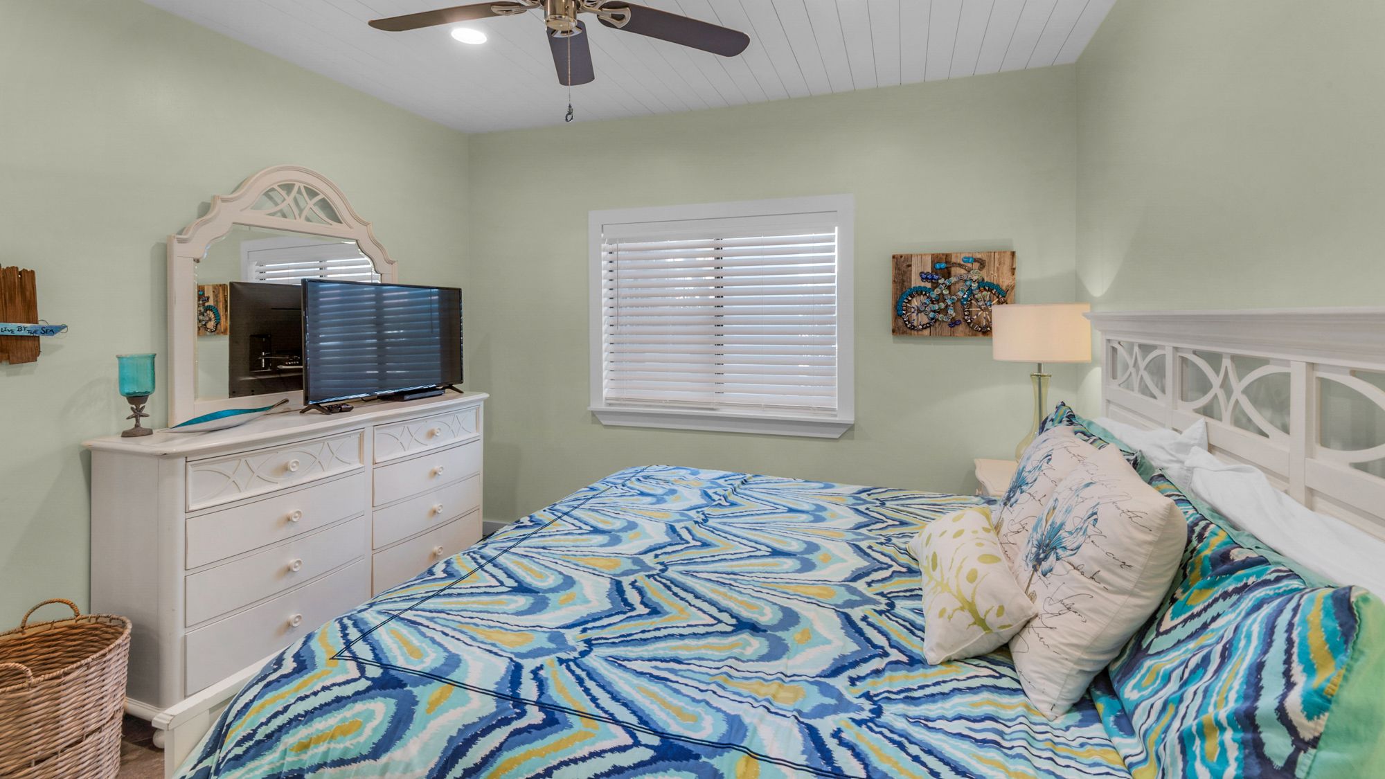 Palms C5 King Master Bedroom