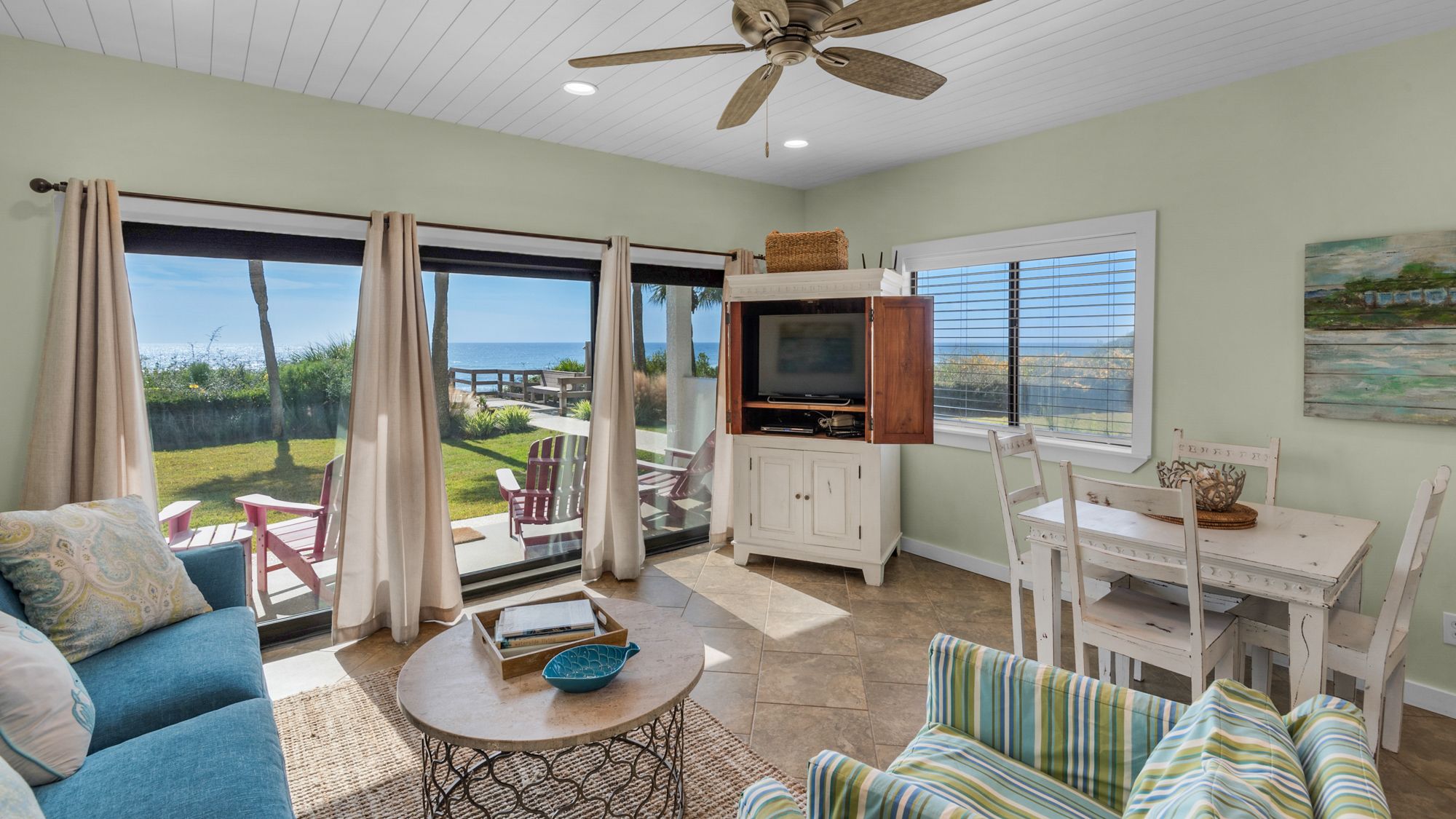 Palms C5 Living Area