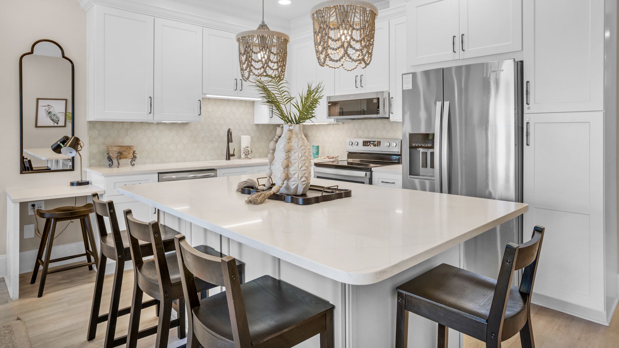 Palms C7 Dining Area and Kitchen 