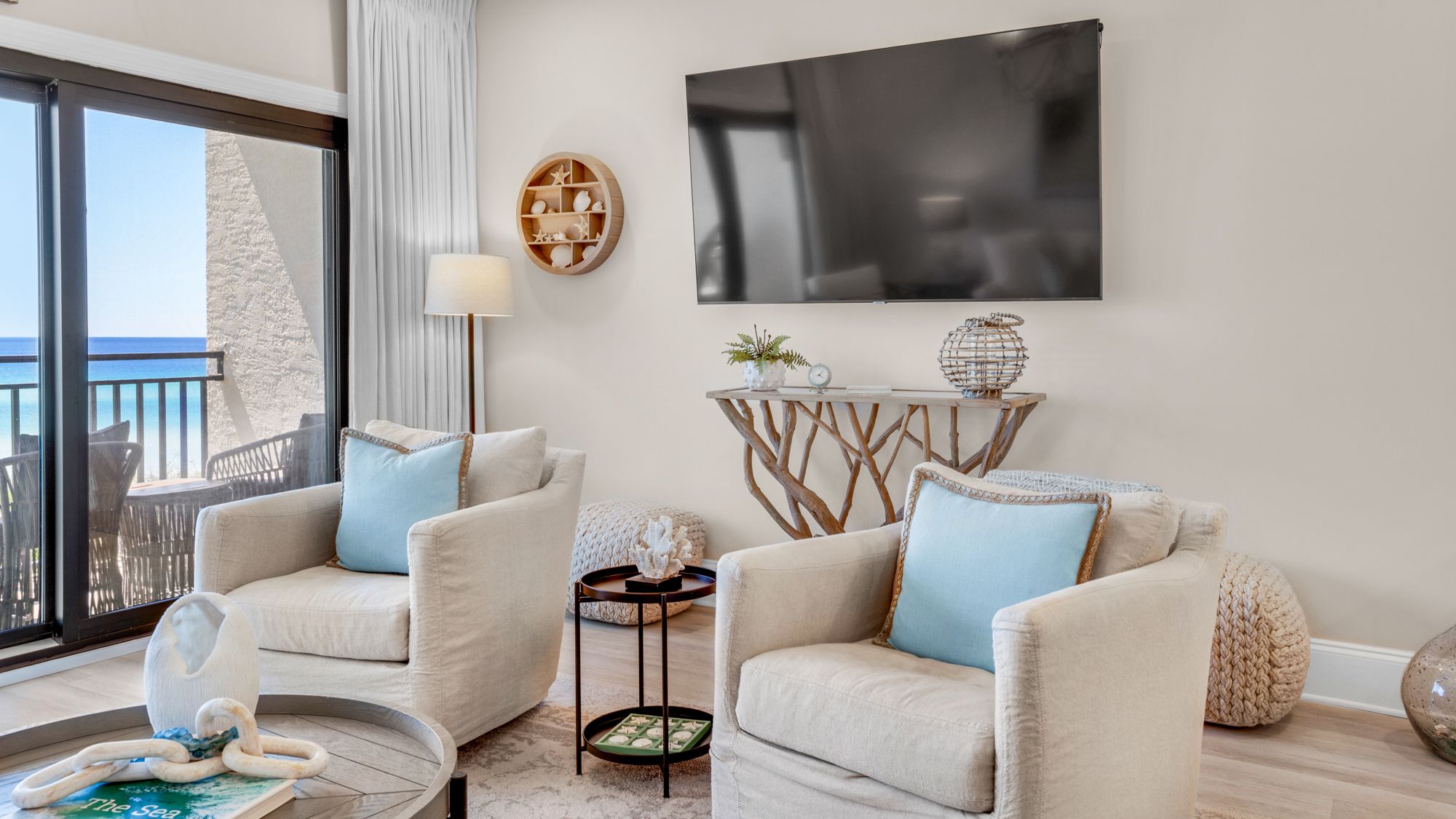 Palms C7 Living Area