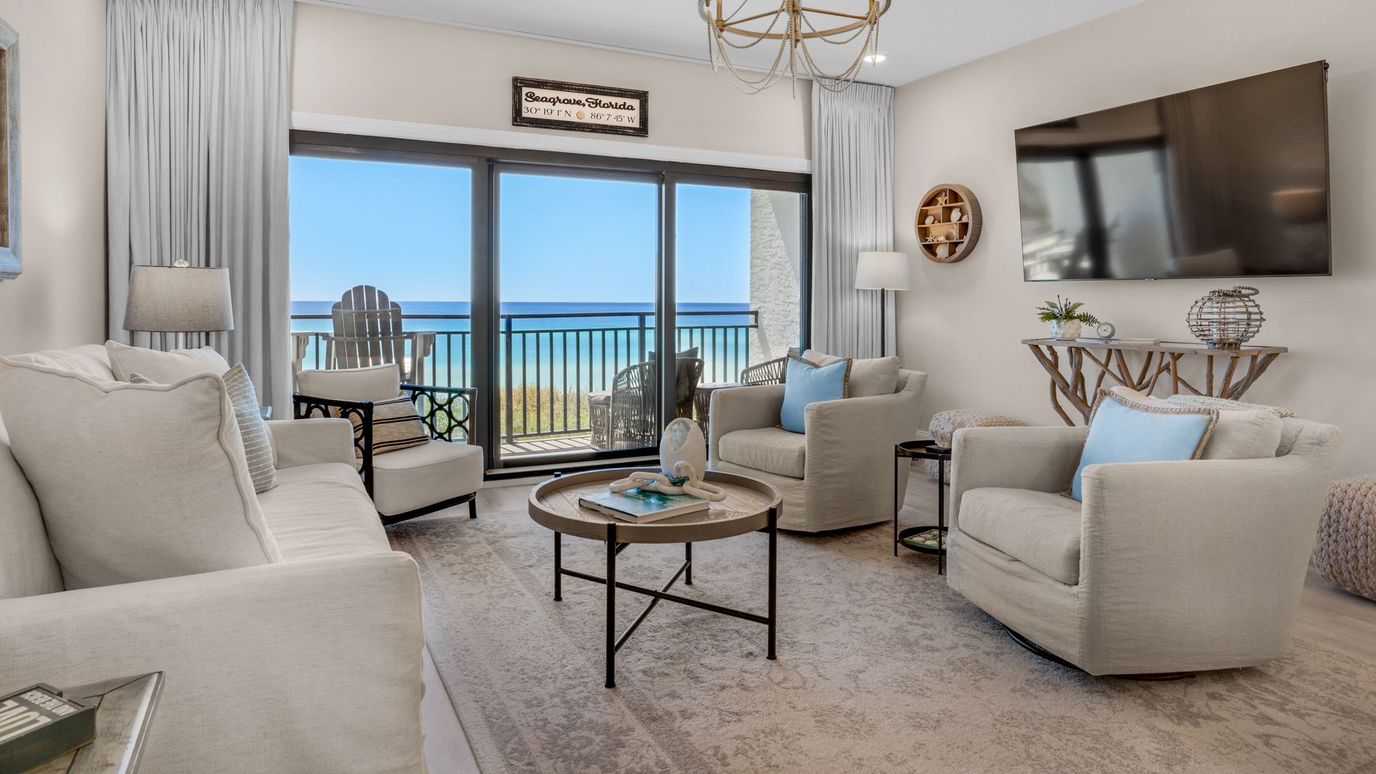 Palms C7 Living Area