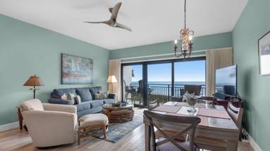 Palms C8 Living Area Palms C8 Living Area