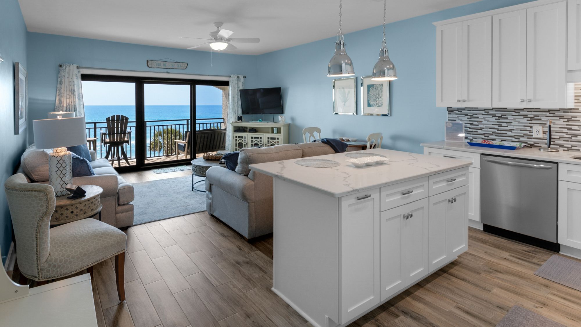 Palms C14 Kitchen and Views