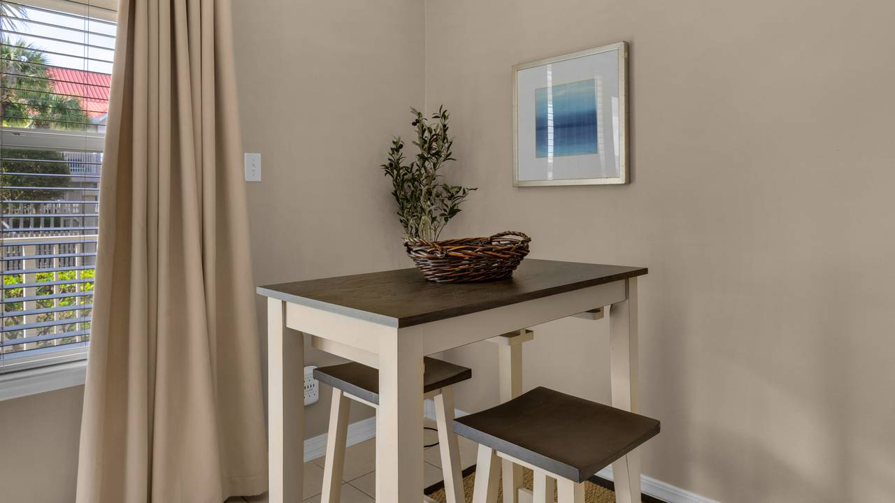 Rollin Tide C2 Dining Table Rollin Tide C2 Dining Table