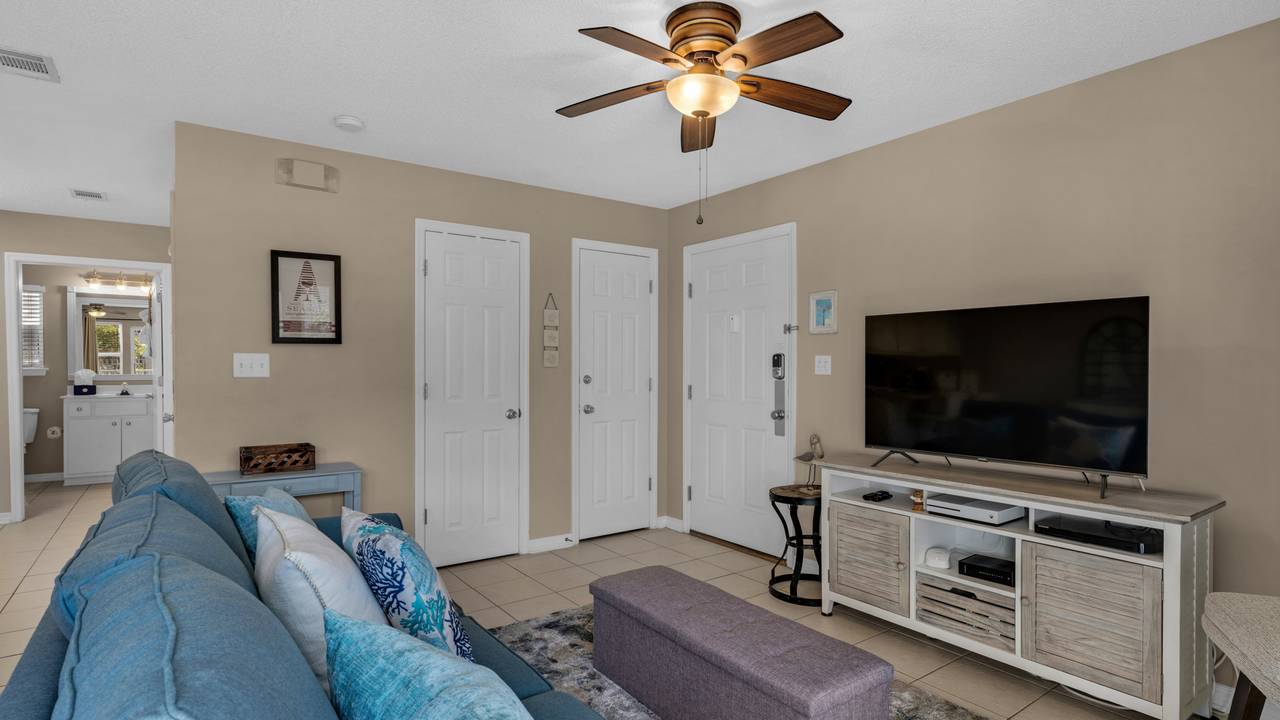 Rollin Tide C2 Living Area Rollin Tide C2 Living Area