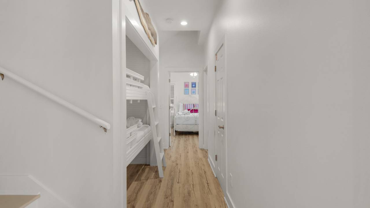 Sublime - 2nd Floor Hallway Bunk Sublime - 2nd Floor Hallway Bunk