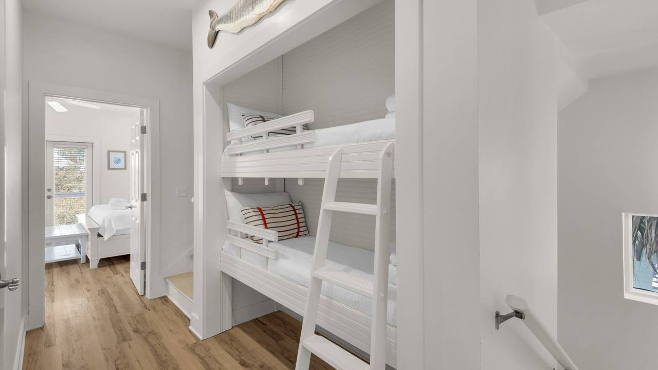 Sublime - 2nd Floor Bunk room Sublime - 2nd Floor Bunk room