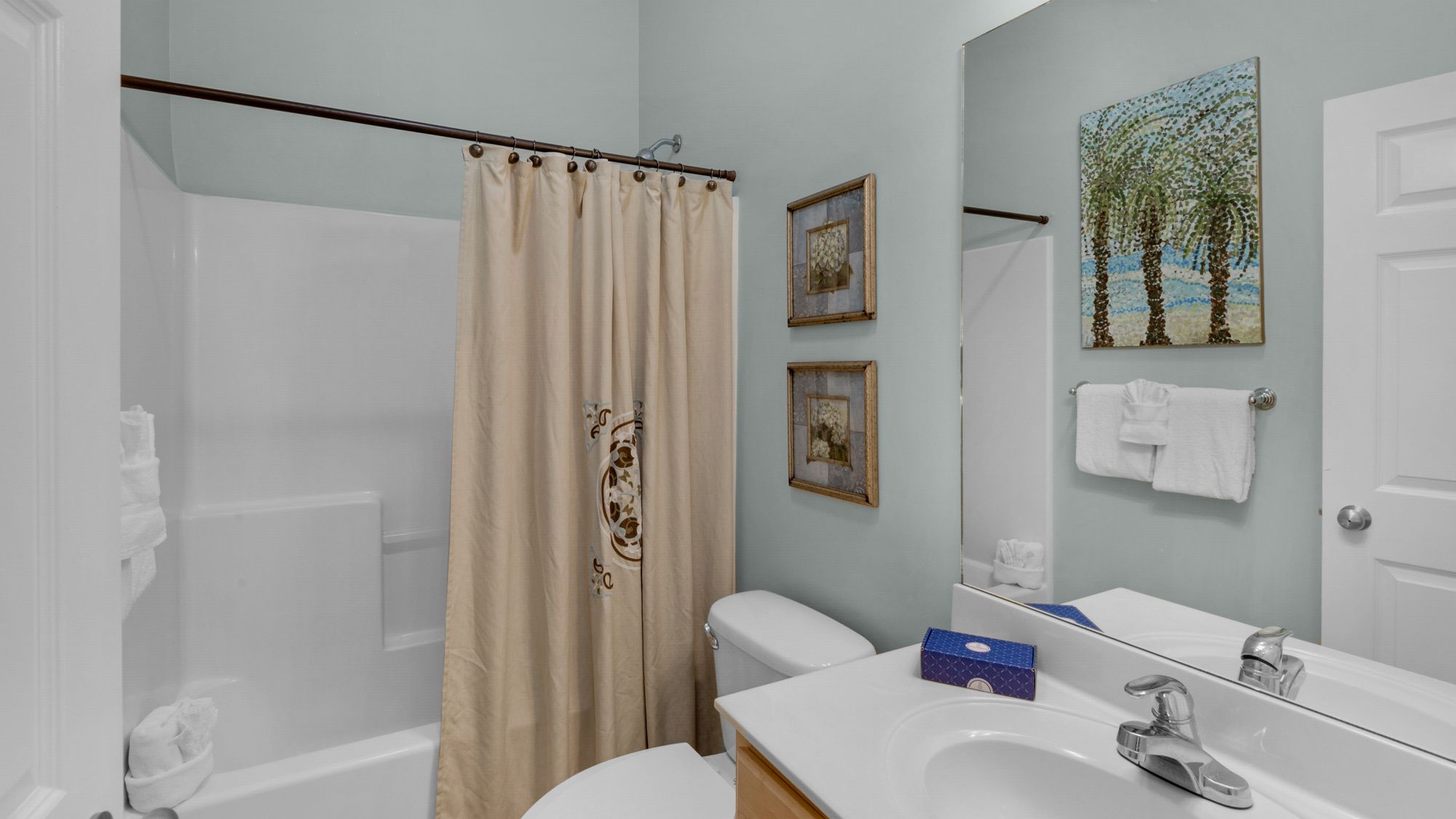 Seagrove Highlands 2310 Hallway Bathroom