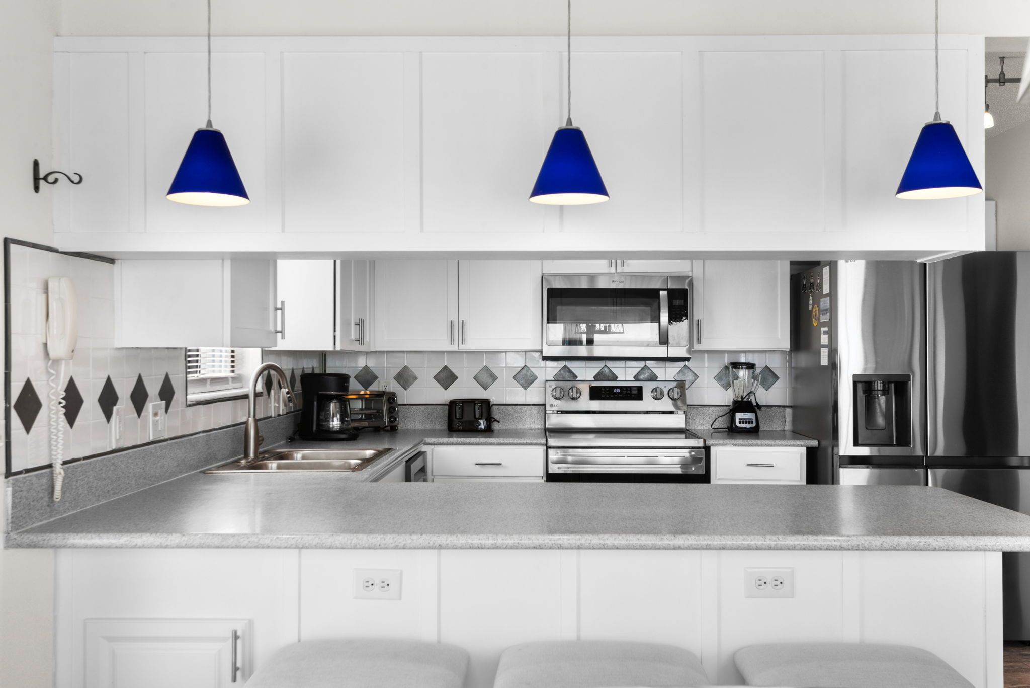 Sun n Surf - Fully equipped kitchen