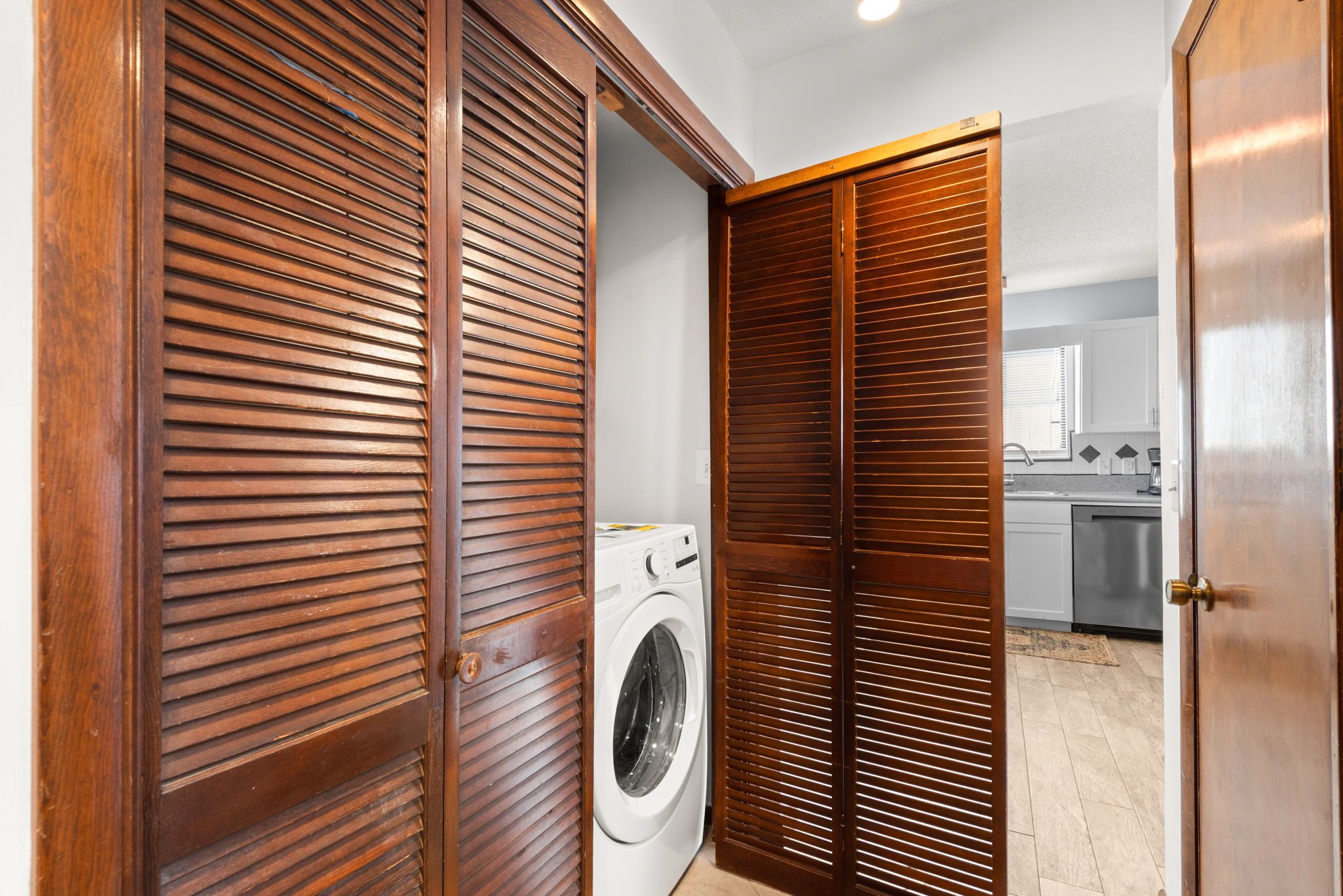 Sun n Surf - Laundry area