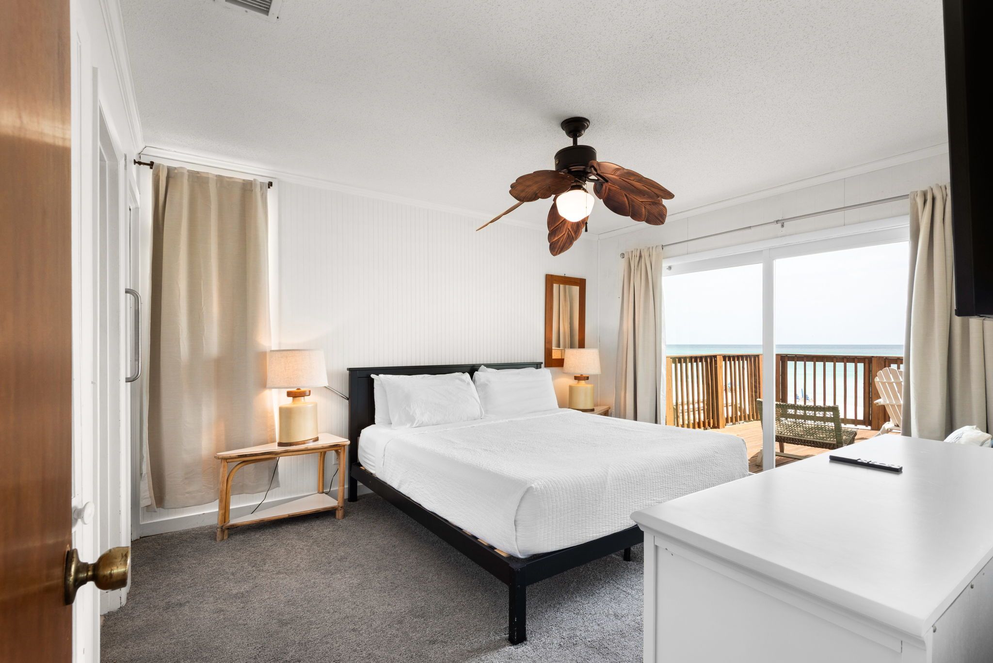 Sun n Surf - 1st Floor King Bedroom