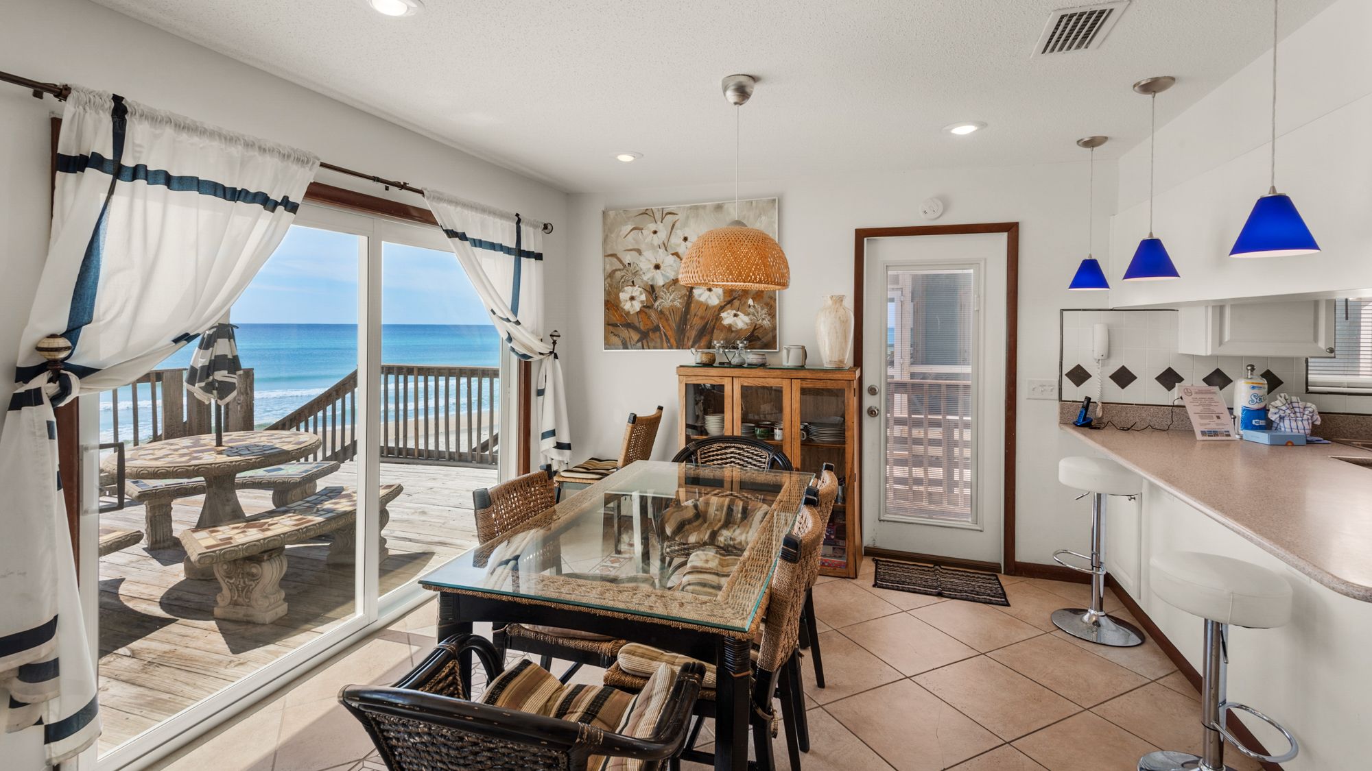 Sun n Surf Dining Area