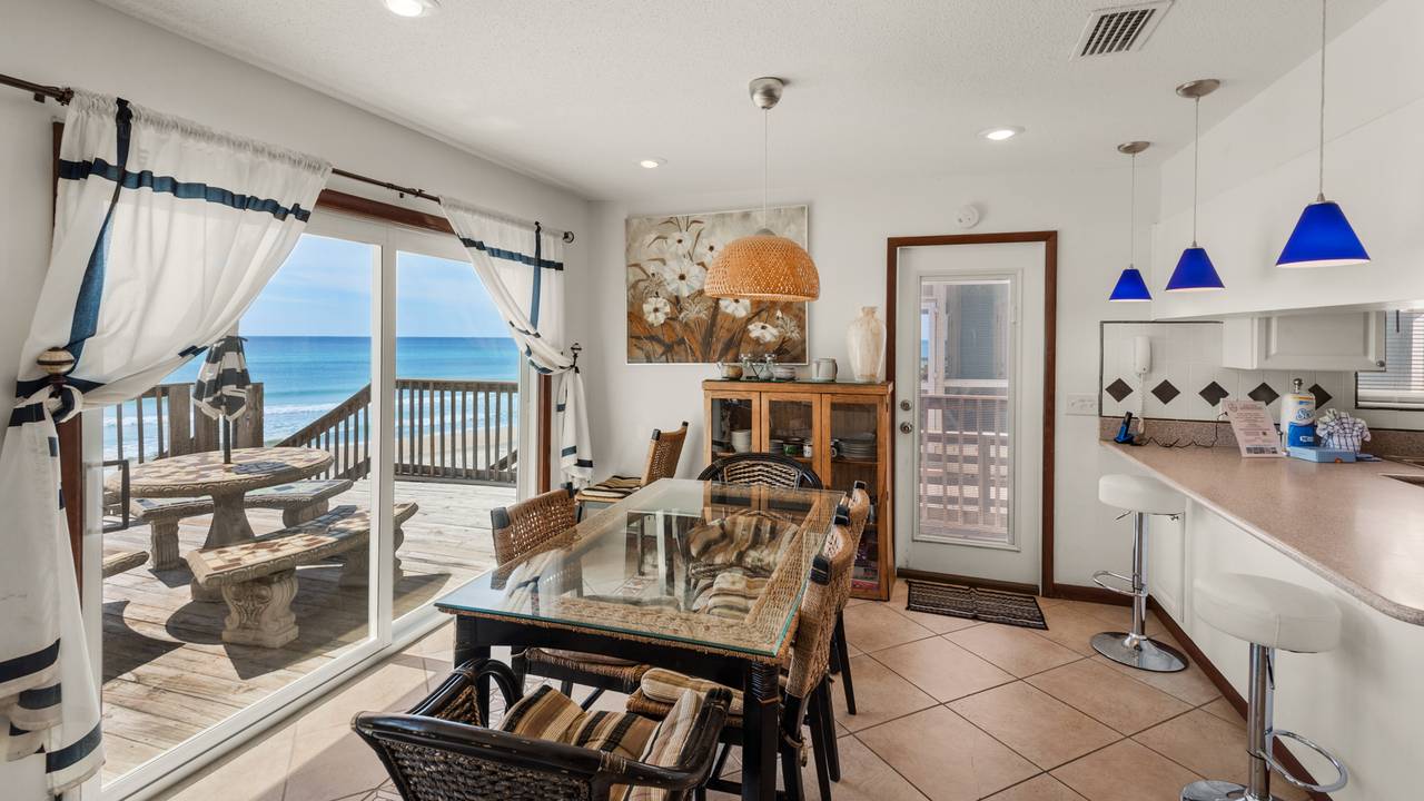 Sun n Surf Dining Area Sun n Surf Dining Area