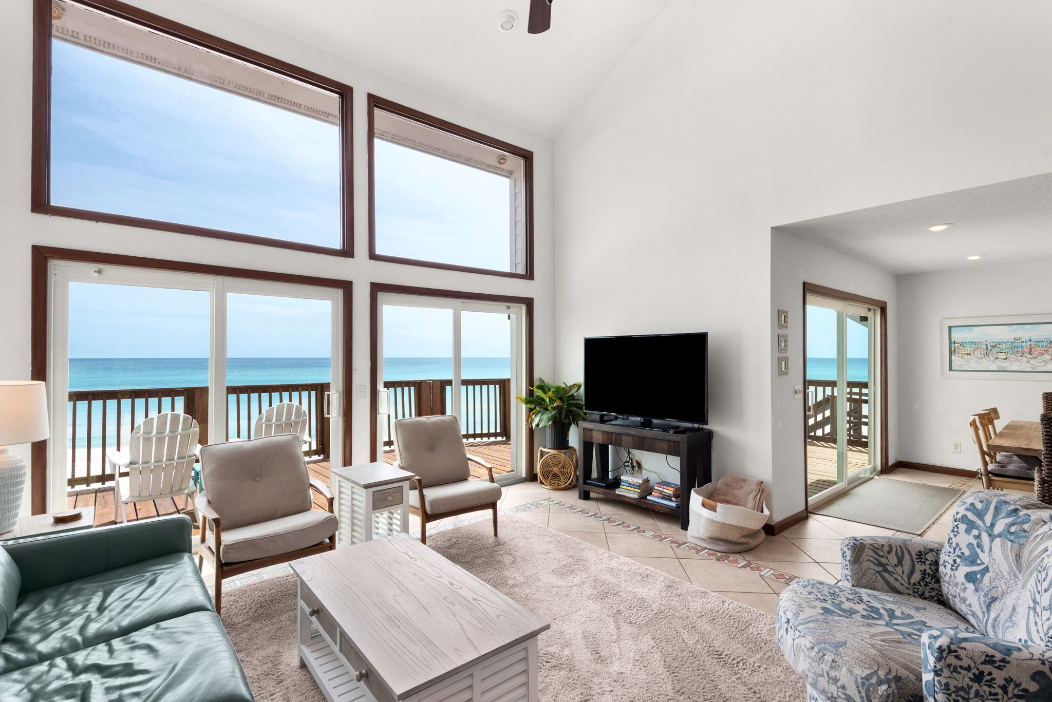 Sun n Surf - Living area with Gulf views